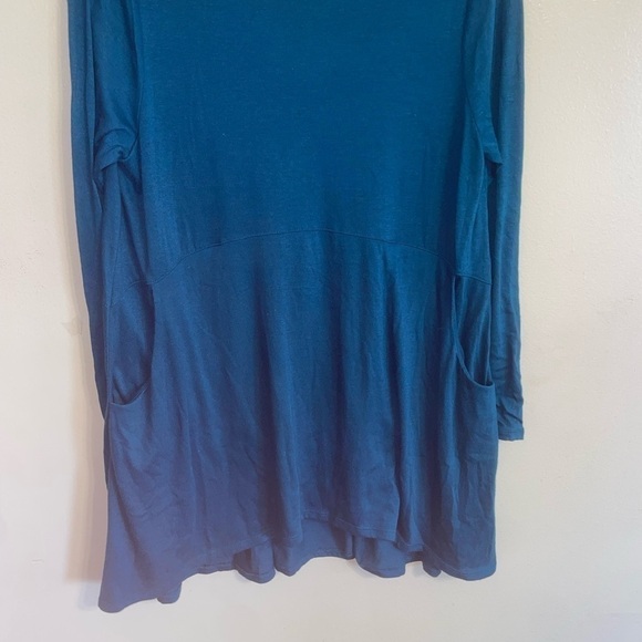 CHICO’S Flowy Blue Top - Picture 3 of 5